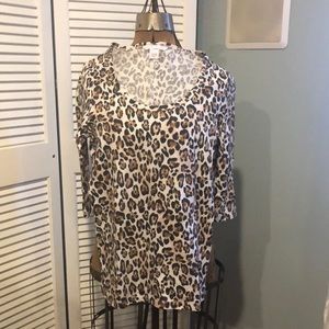 Victoria’s Secret tee.